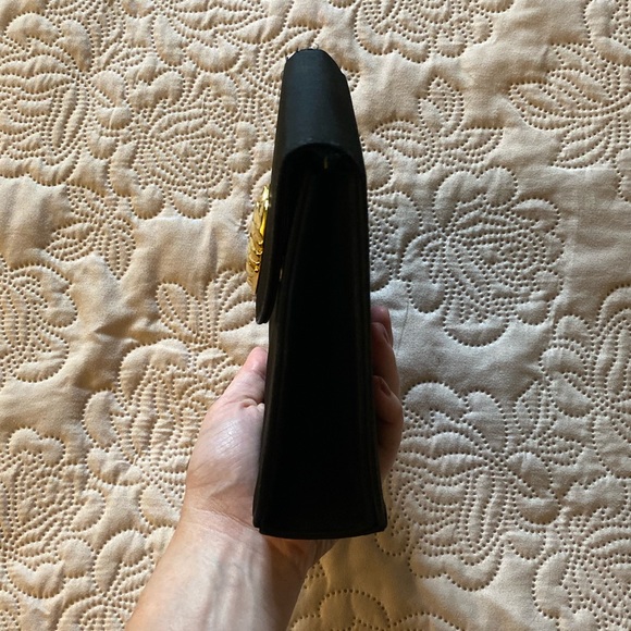 Vintage black clutch/crossbody with golden chain - Picture 8 of 14